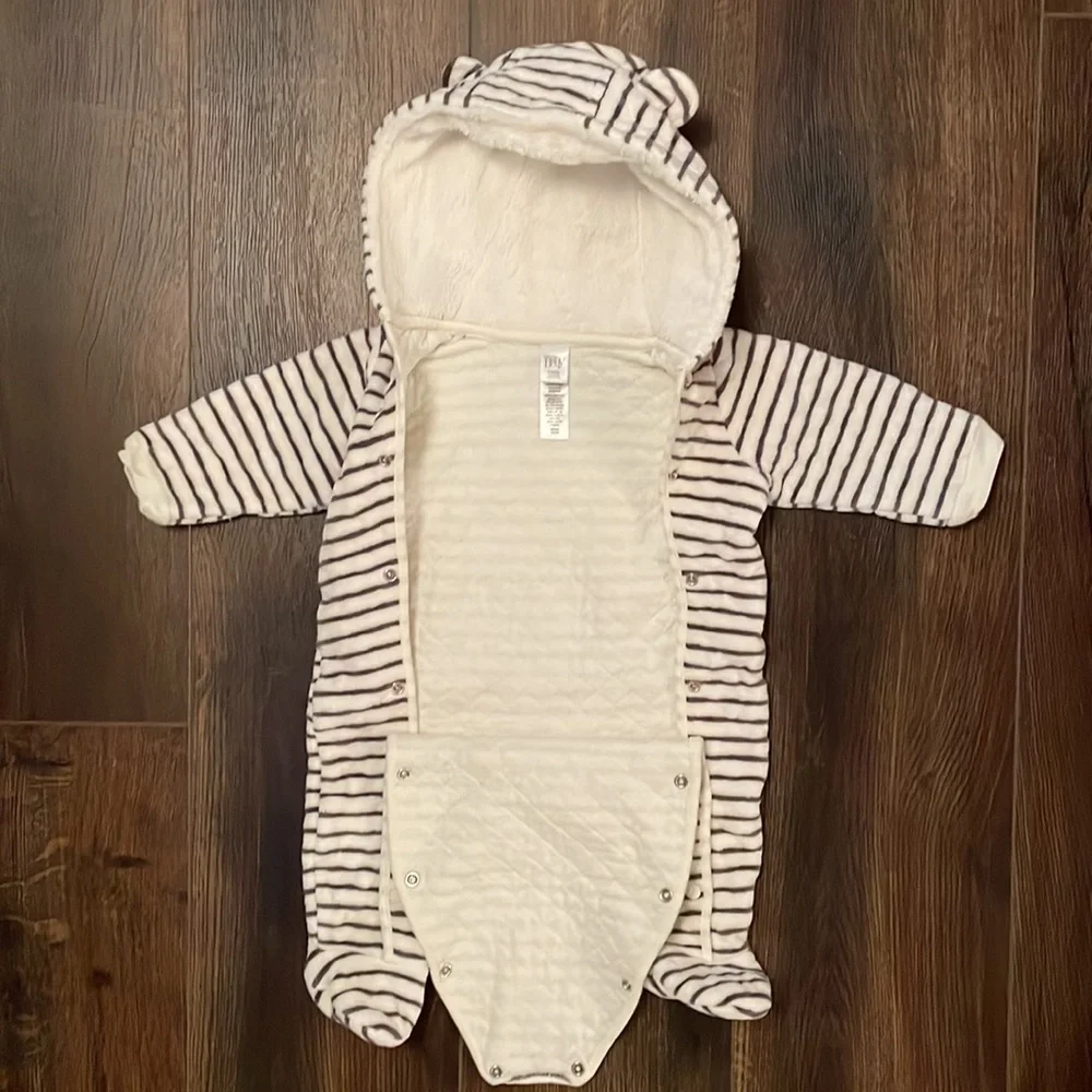 Nordstrom Baby Bunting. Size 6 mos. - Picture 4 of 4